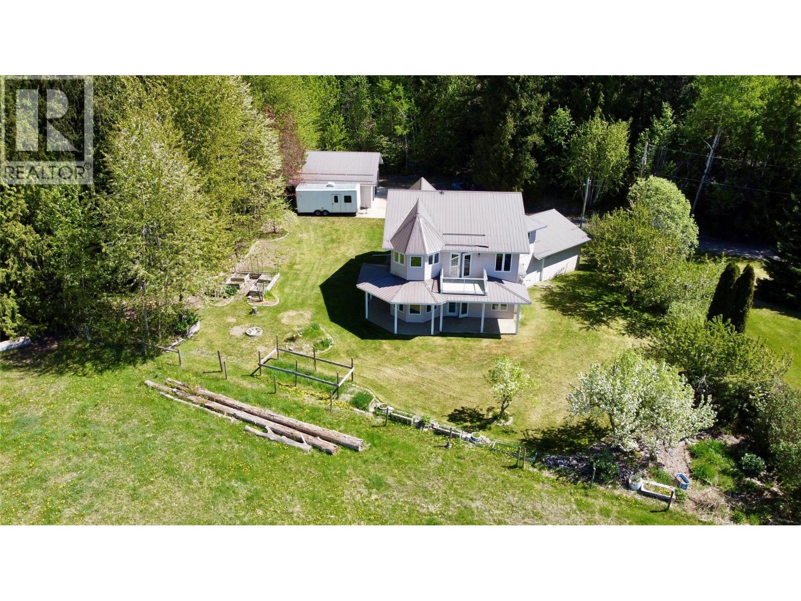  1830 Stepp Pit Road, Sicamous