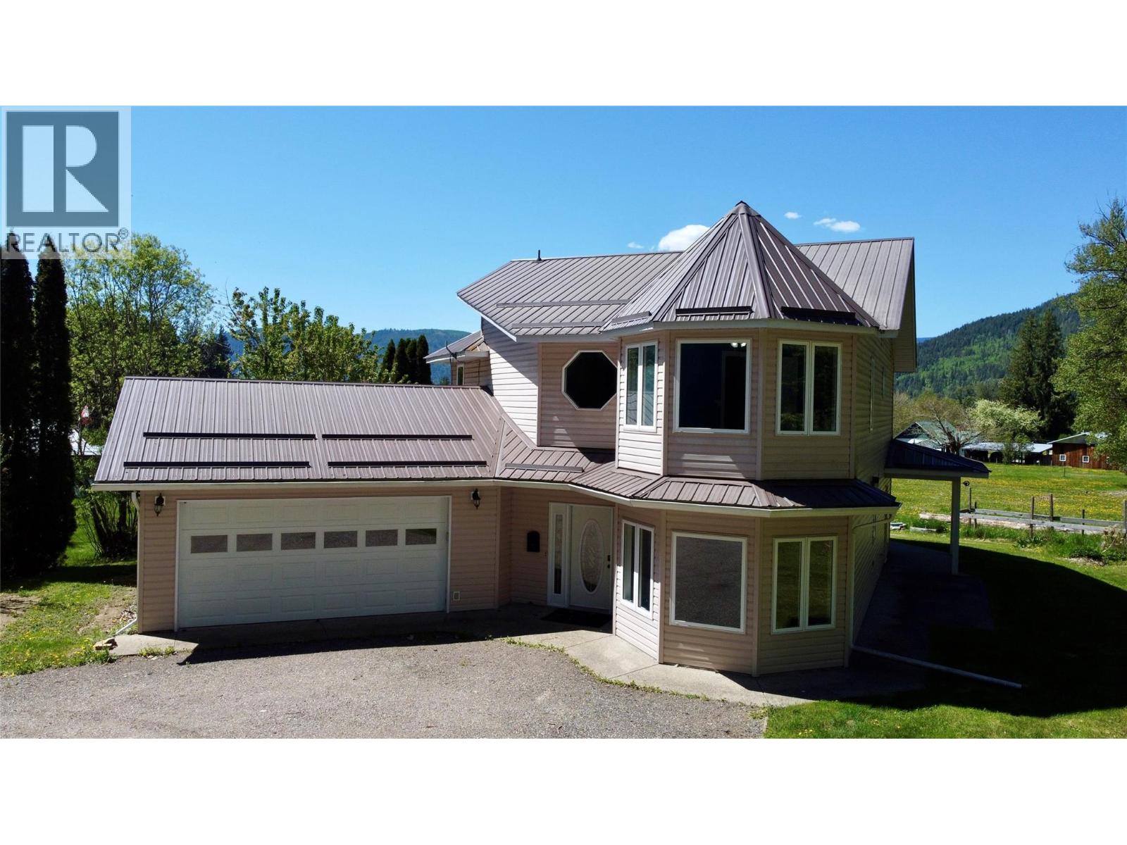  1830 Stepp Pit Road, Sicamous