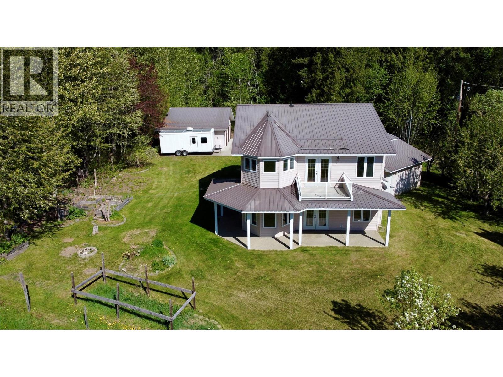  1830 Stepp Pit Road, Sicamous