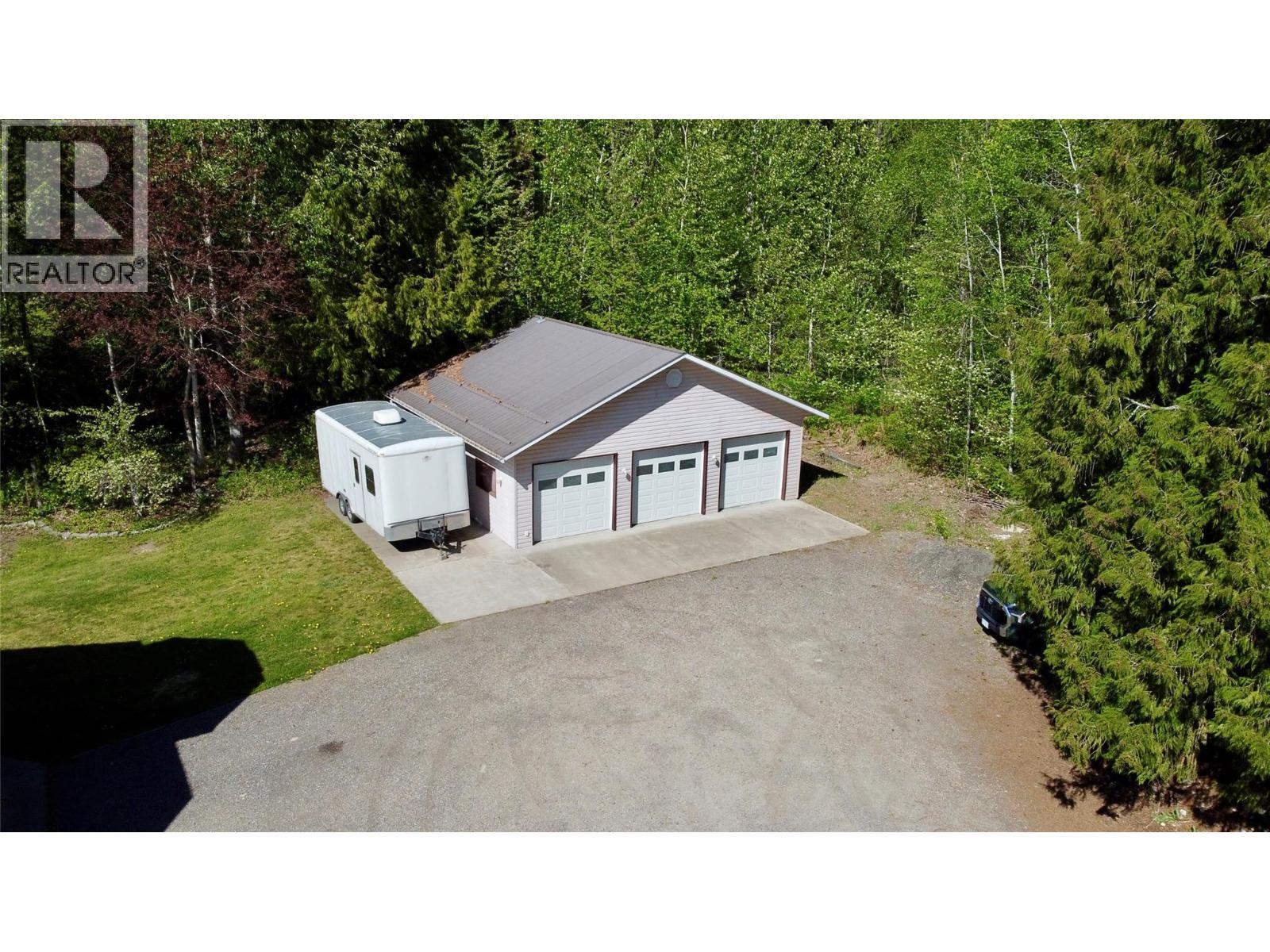  1830 Stepp Pit Road, Sicamous