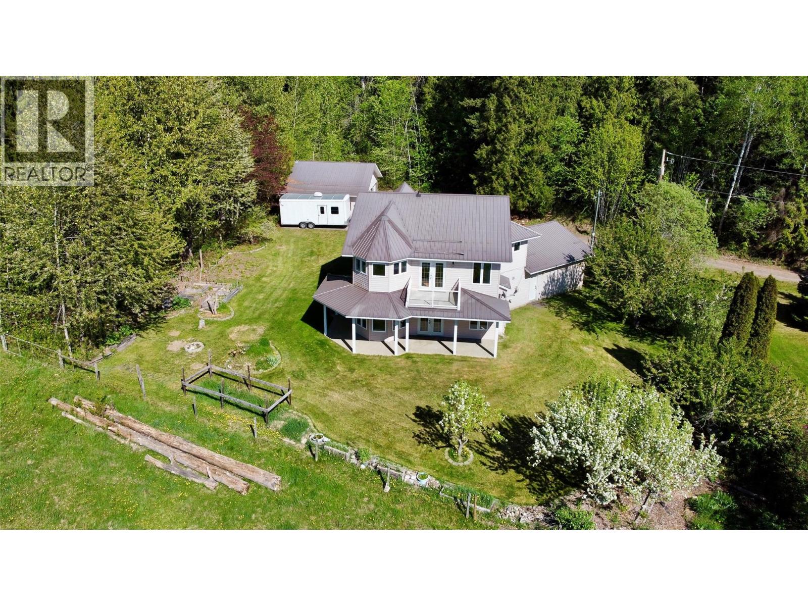  1830 Stepp Pit Road, Sicamous