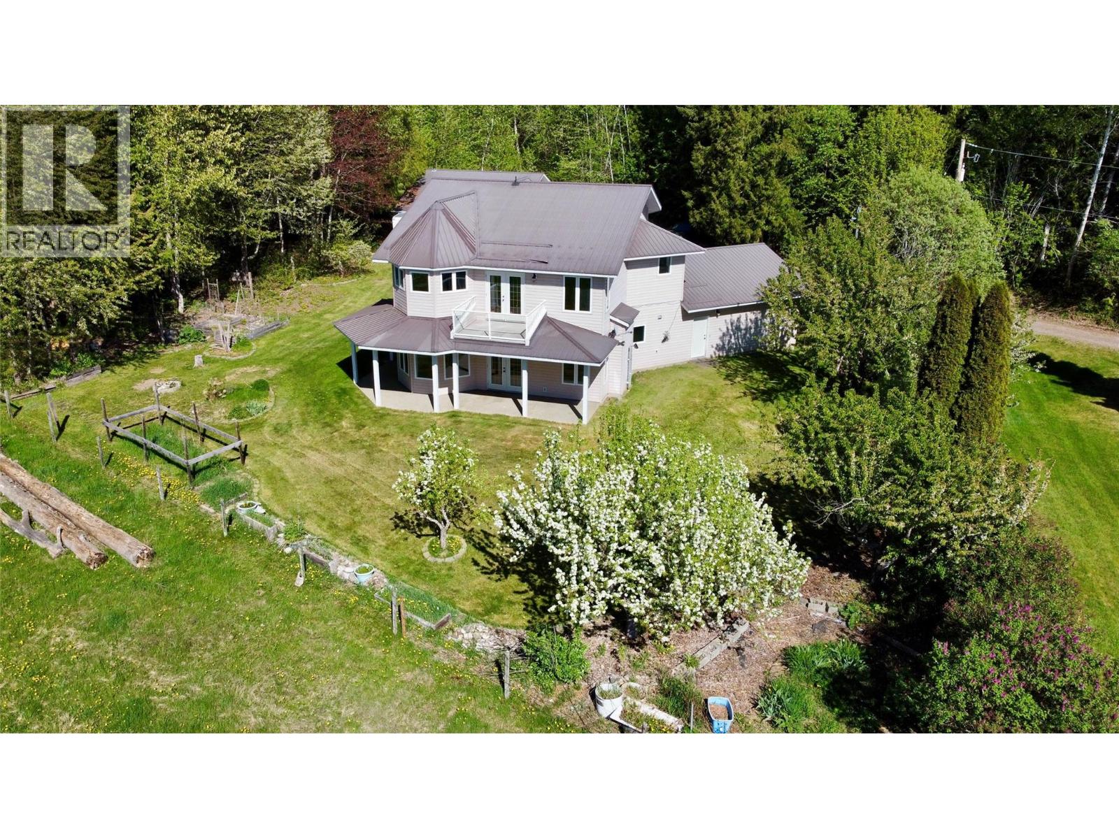  1830 Stepp Pit Road, Sicamous