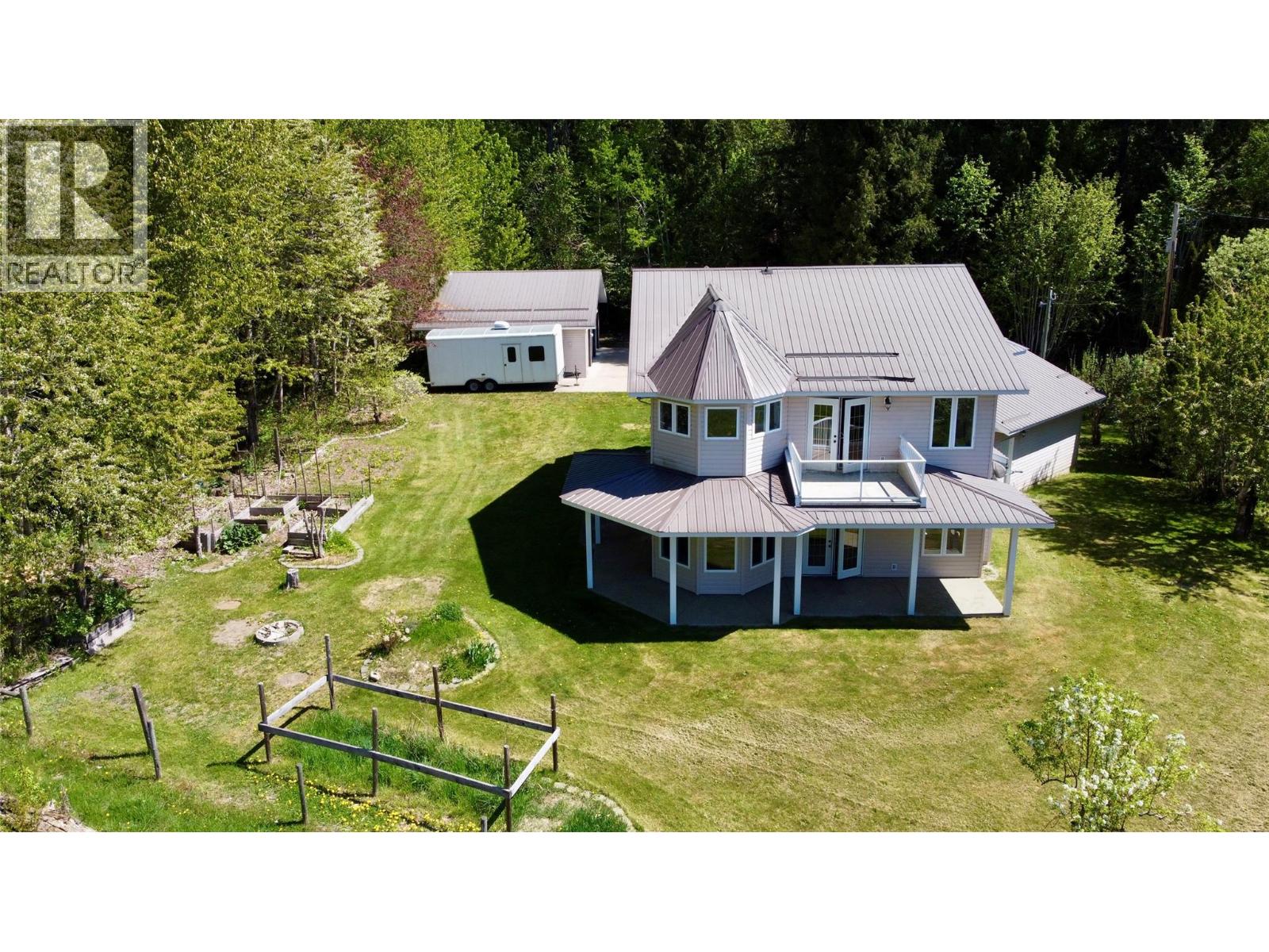  1830 Stepp Pit Road, Sicamous