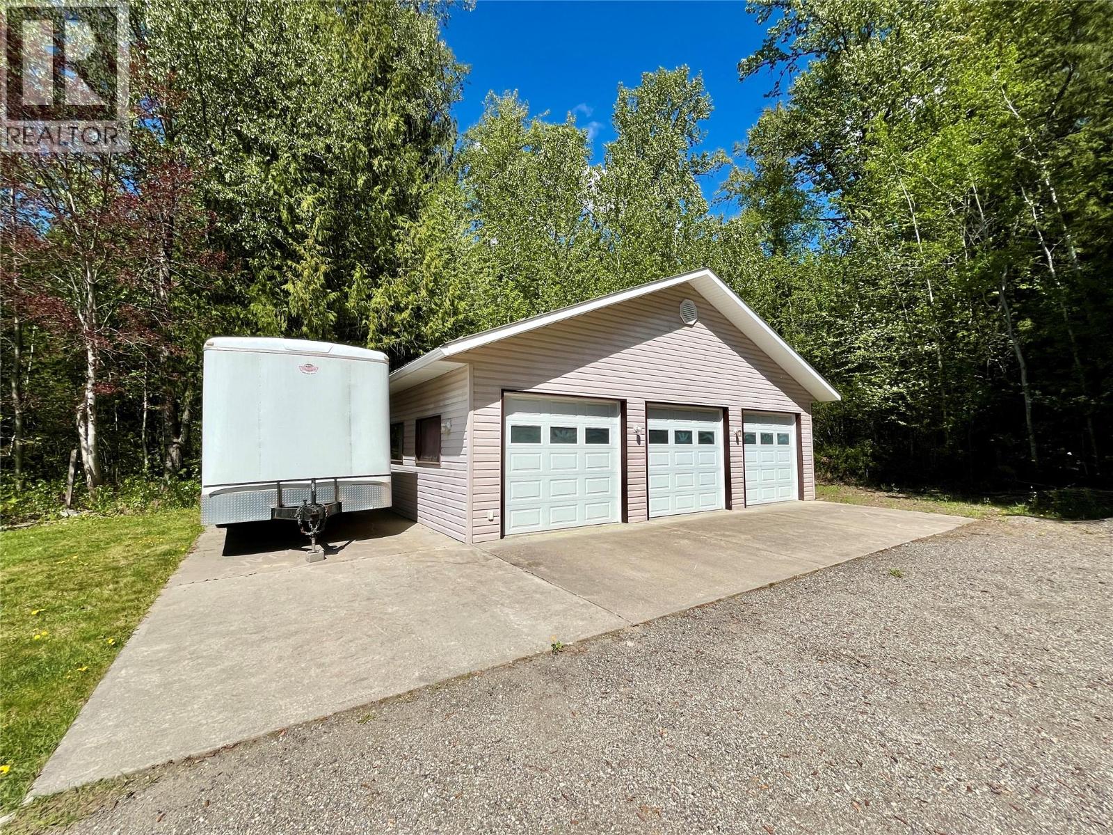  1830 Stepp Pit Road, Sicamous