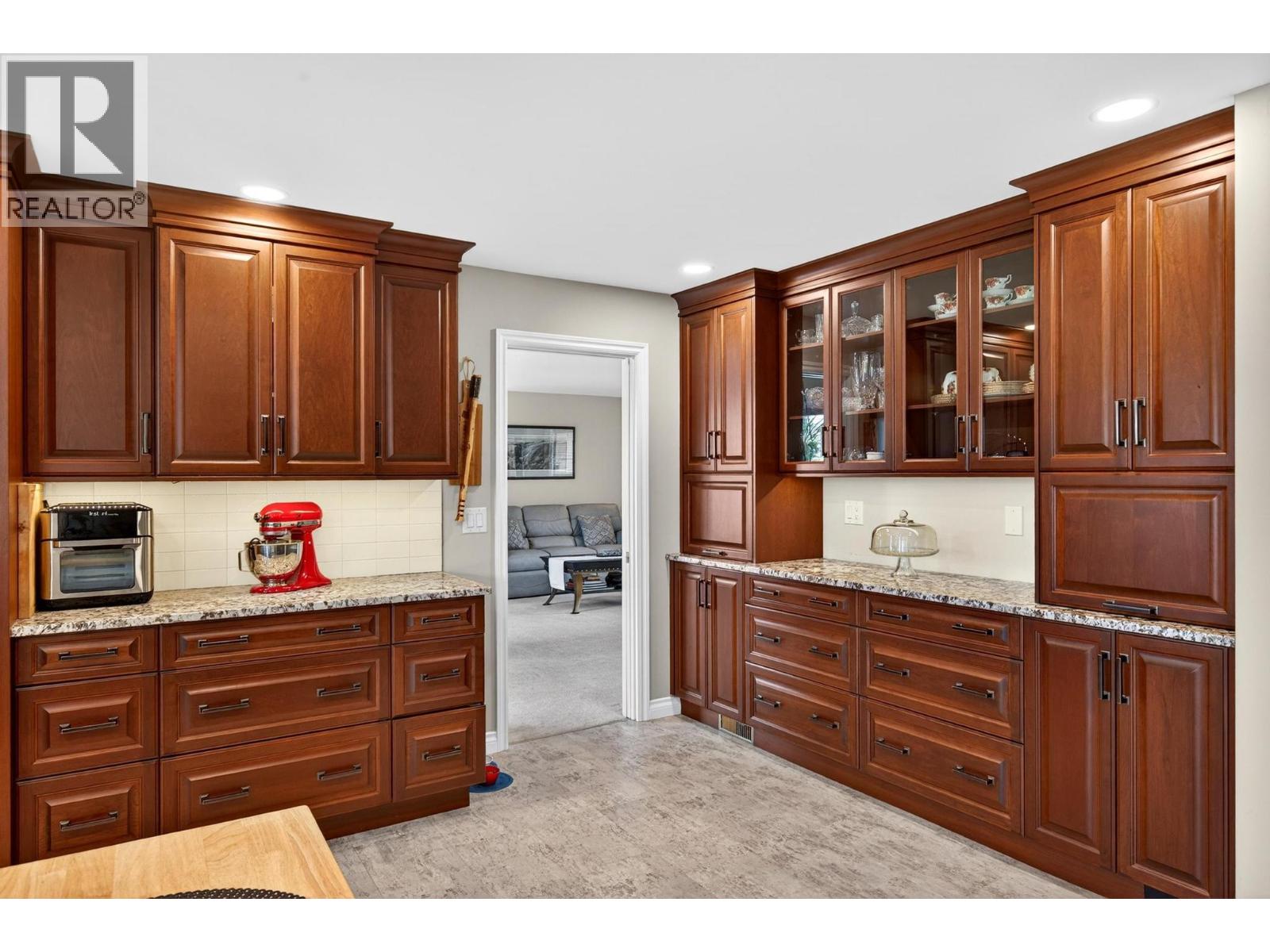 1544 Woodridge Road, Kelowna