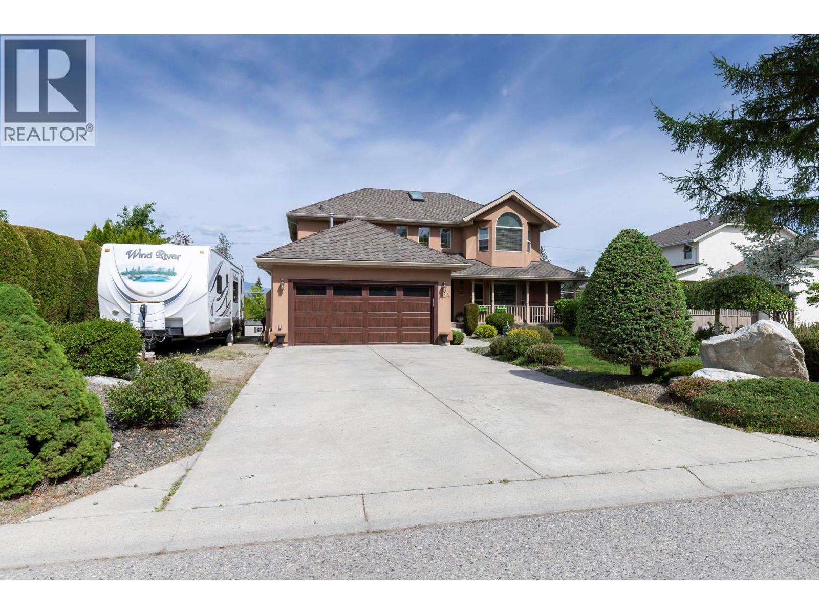 1544 Woodridge Road, Kelowna