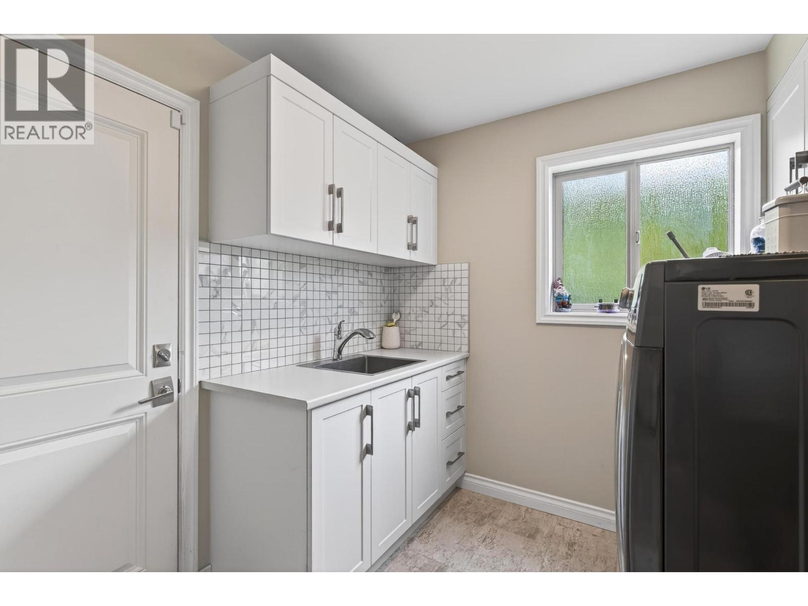 1544 Woodridge Road, Kelowna