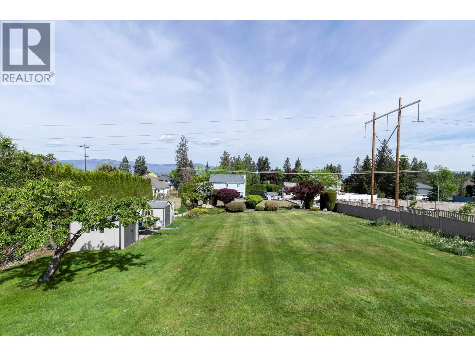 1544 Woodridge Road, Kelowna
