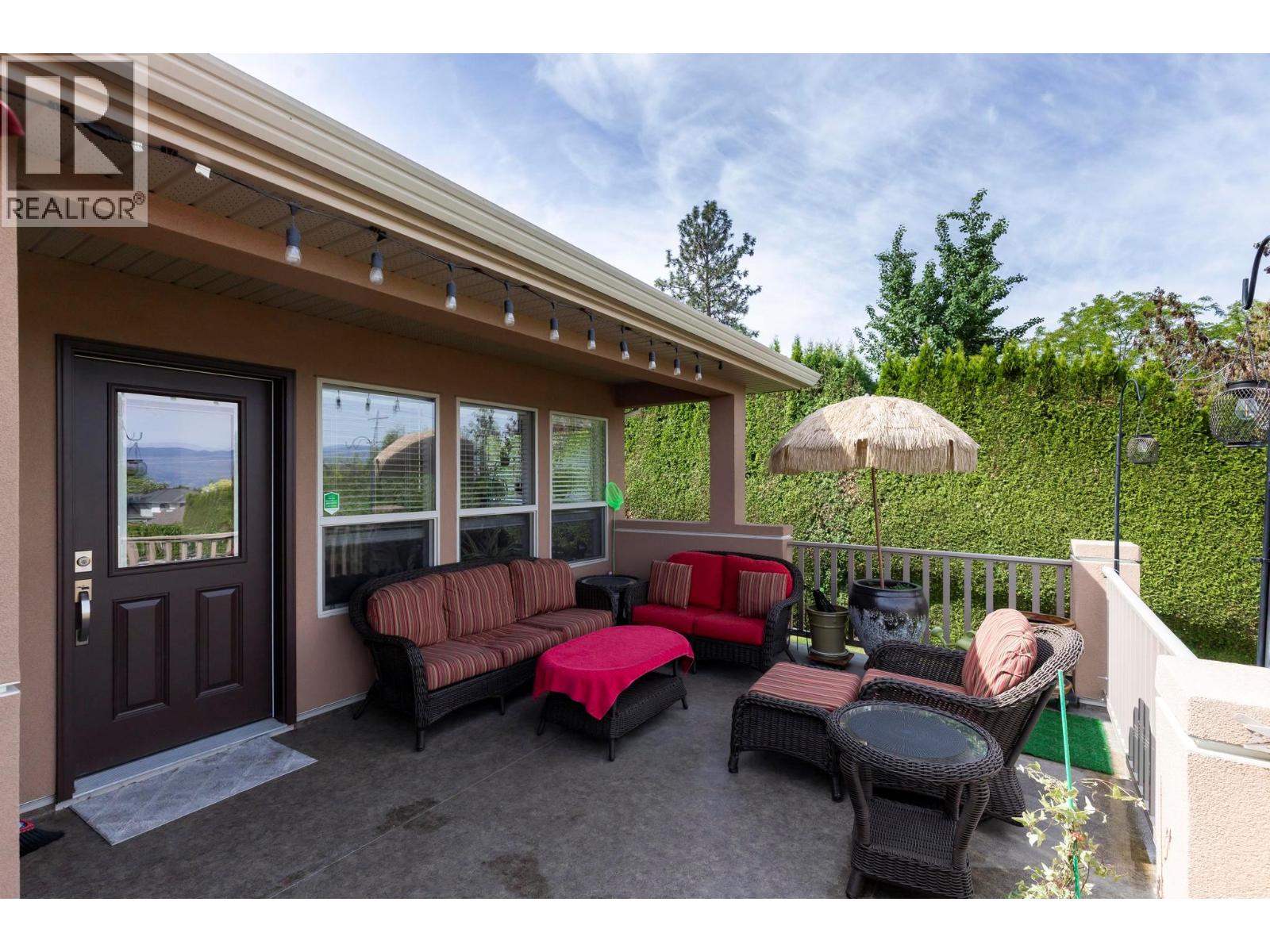 1544 Woodridge Road, Kelowna