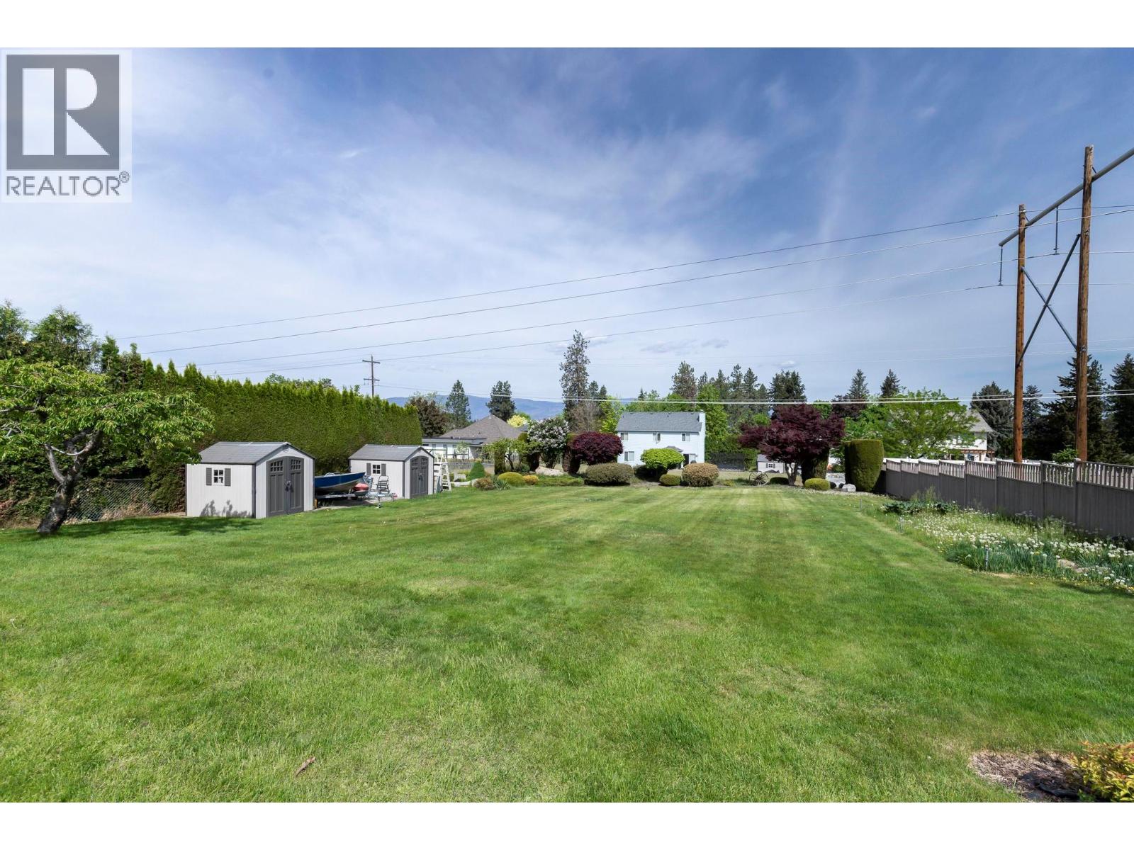 1544 Woodridge Road, Kelowna