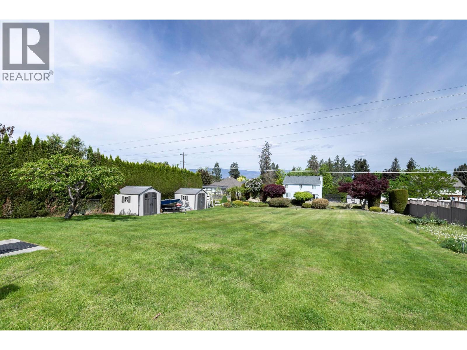 1544 Woodridge Road, Kelowna
