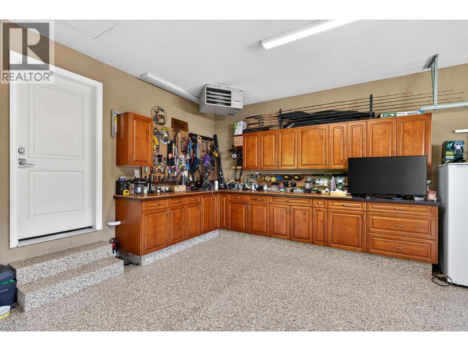 1544 Woodridge Road, Kelowna