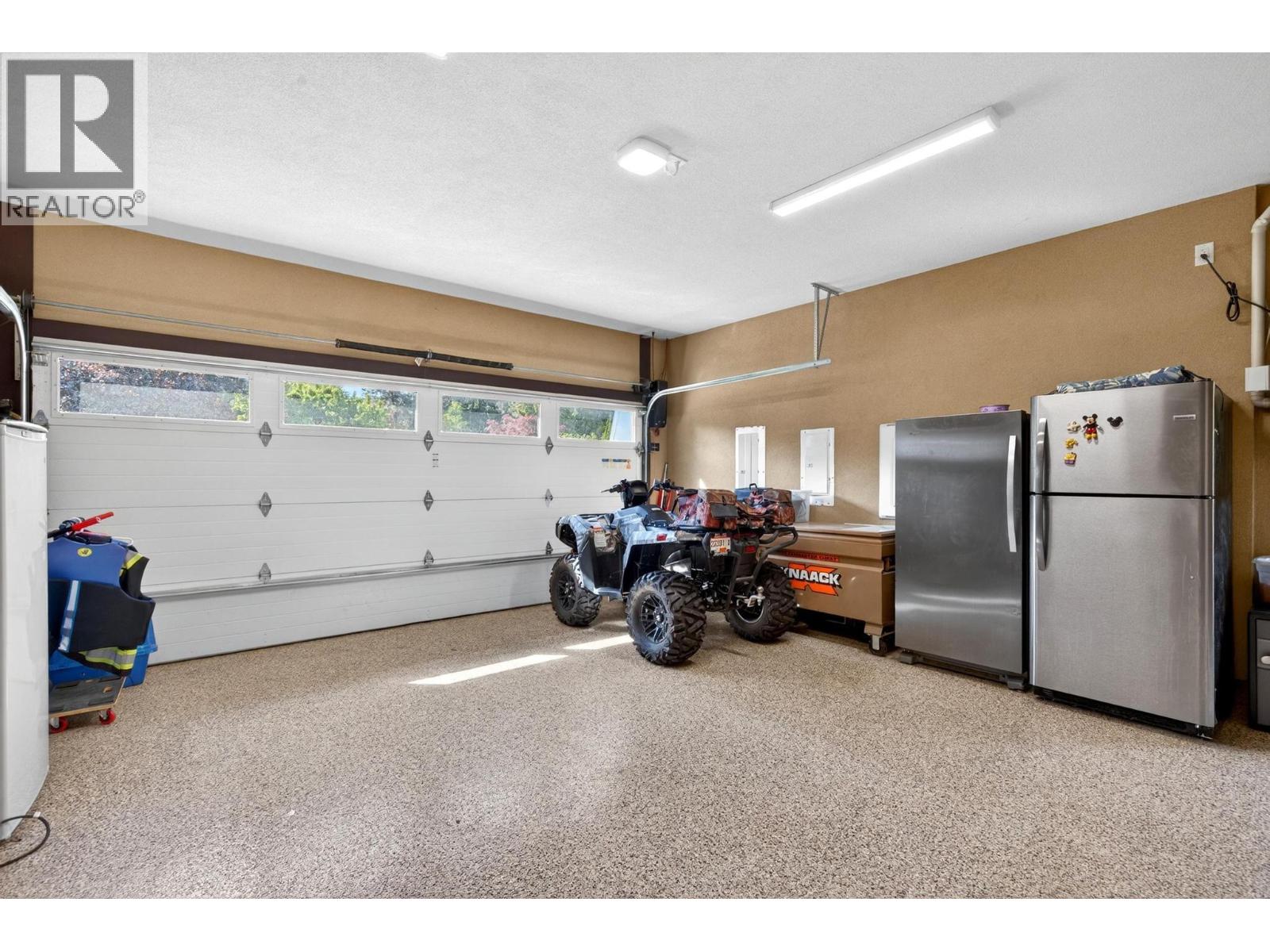 1544 Woodridge Road, Kelowna