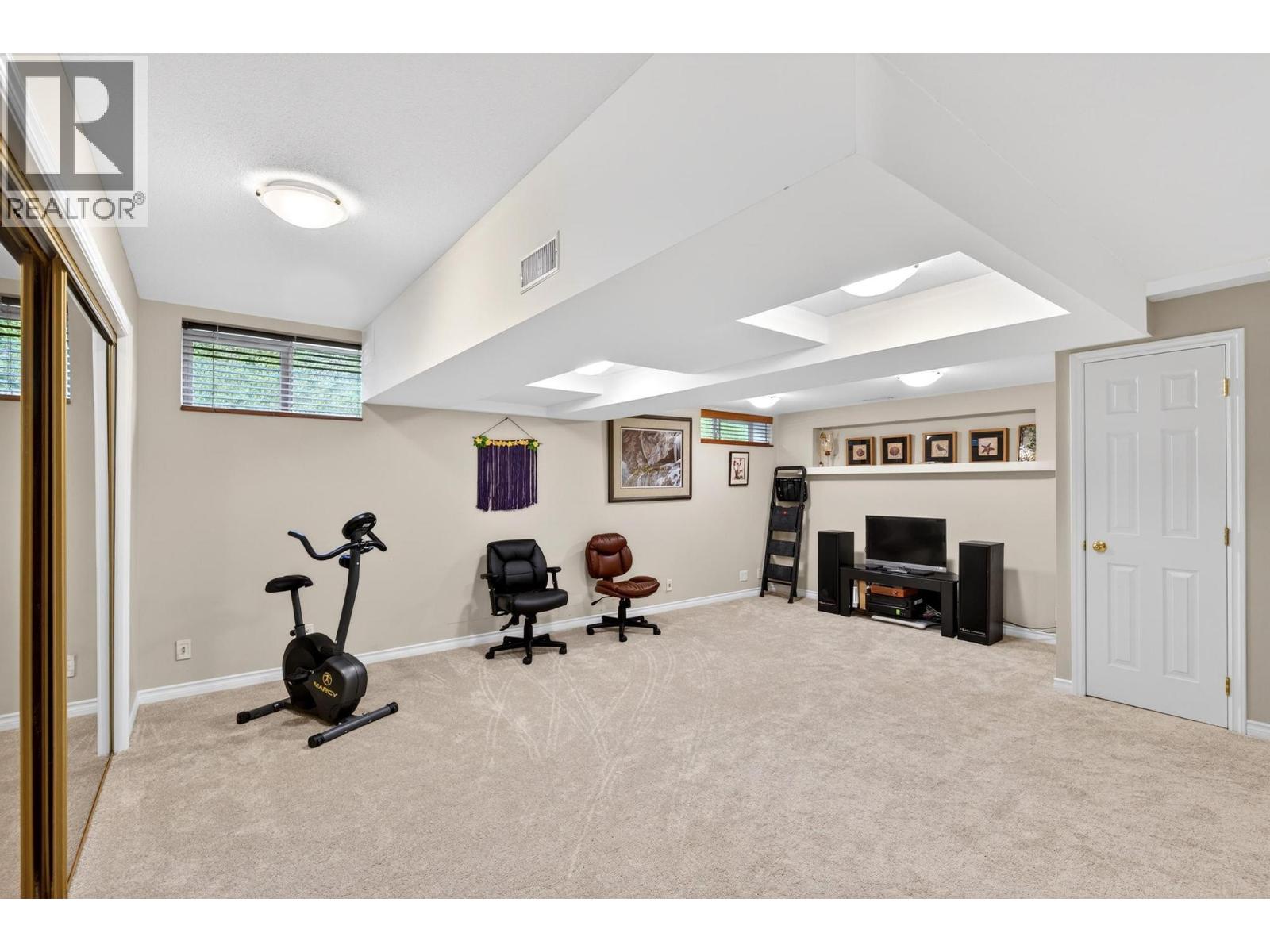 1544 Woodridge Road, Kelowna