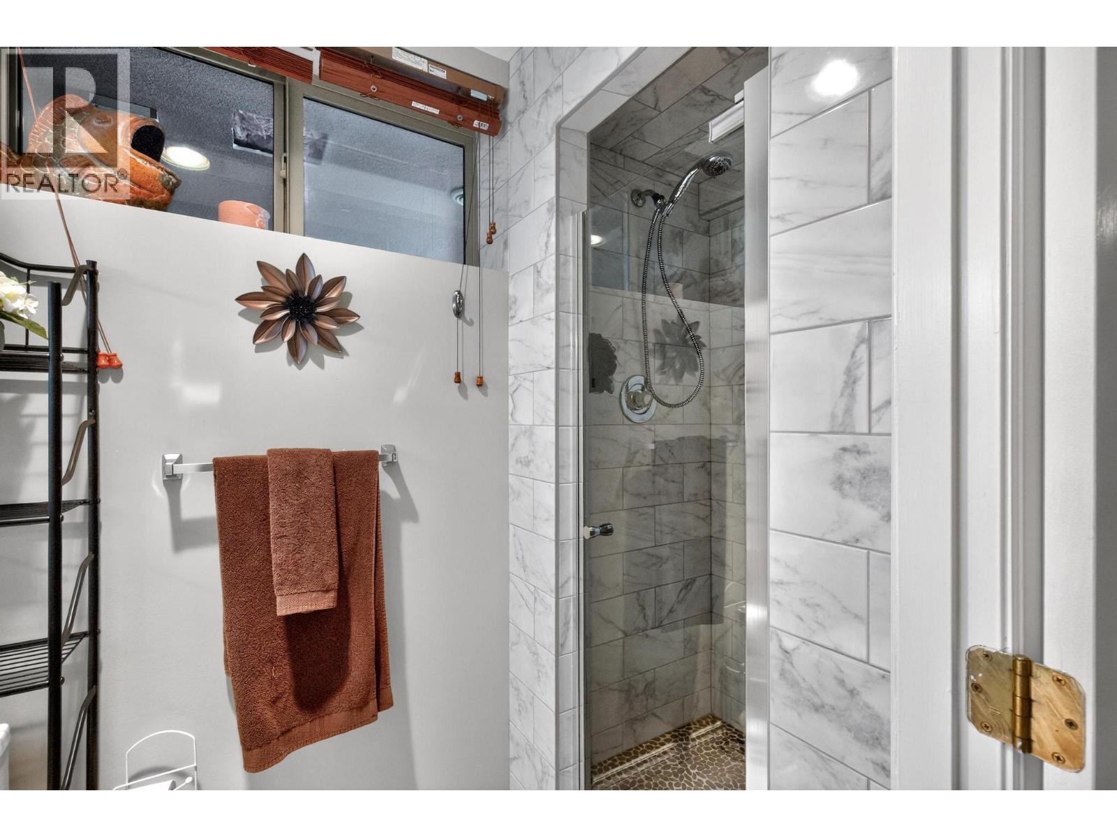 1544 Woodridge Road, Kelowna