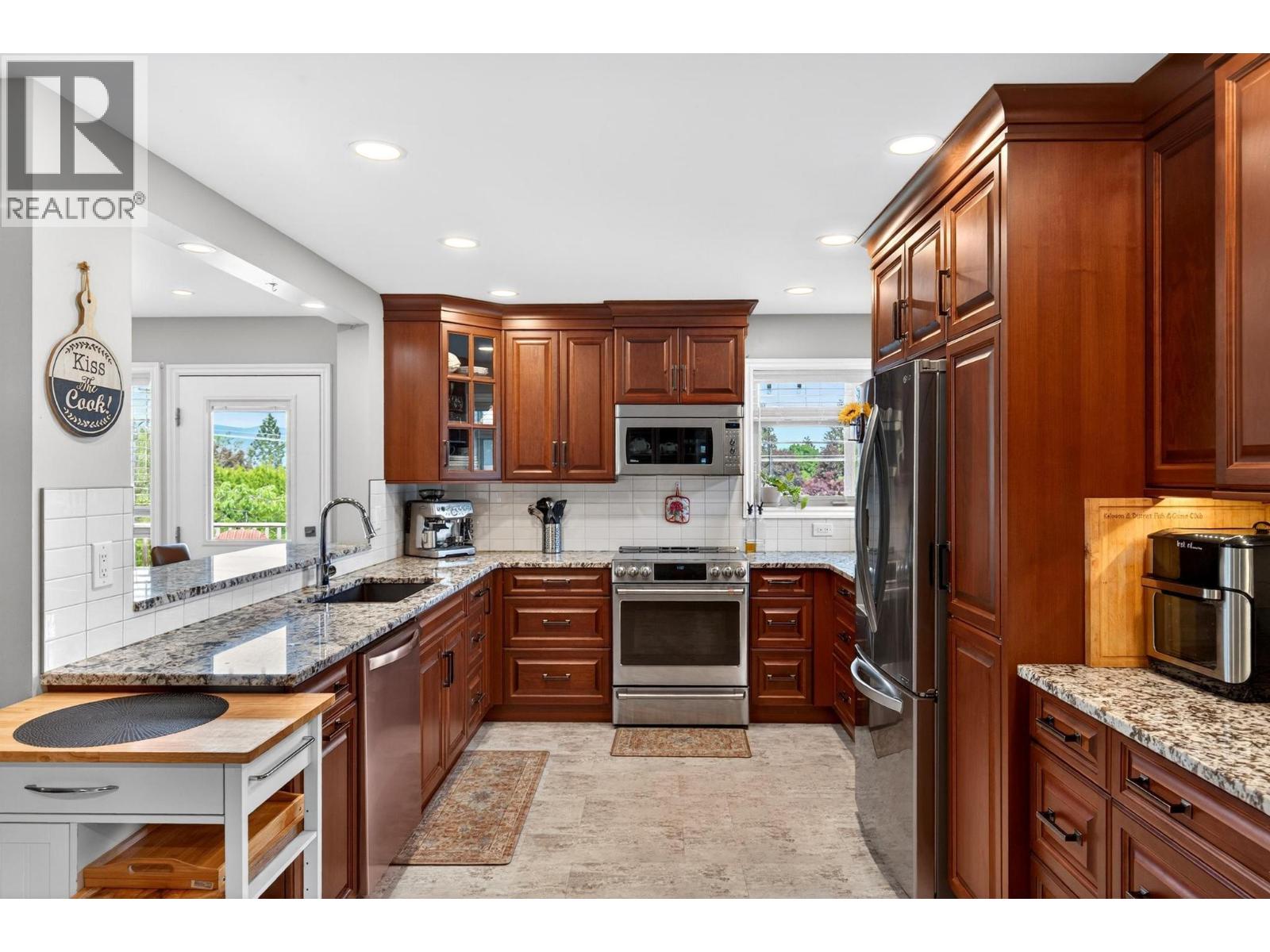 1544 Woodridge Road, Kelowna