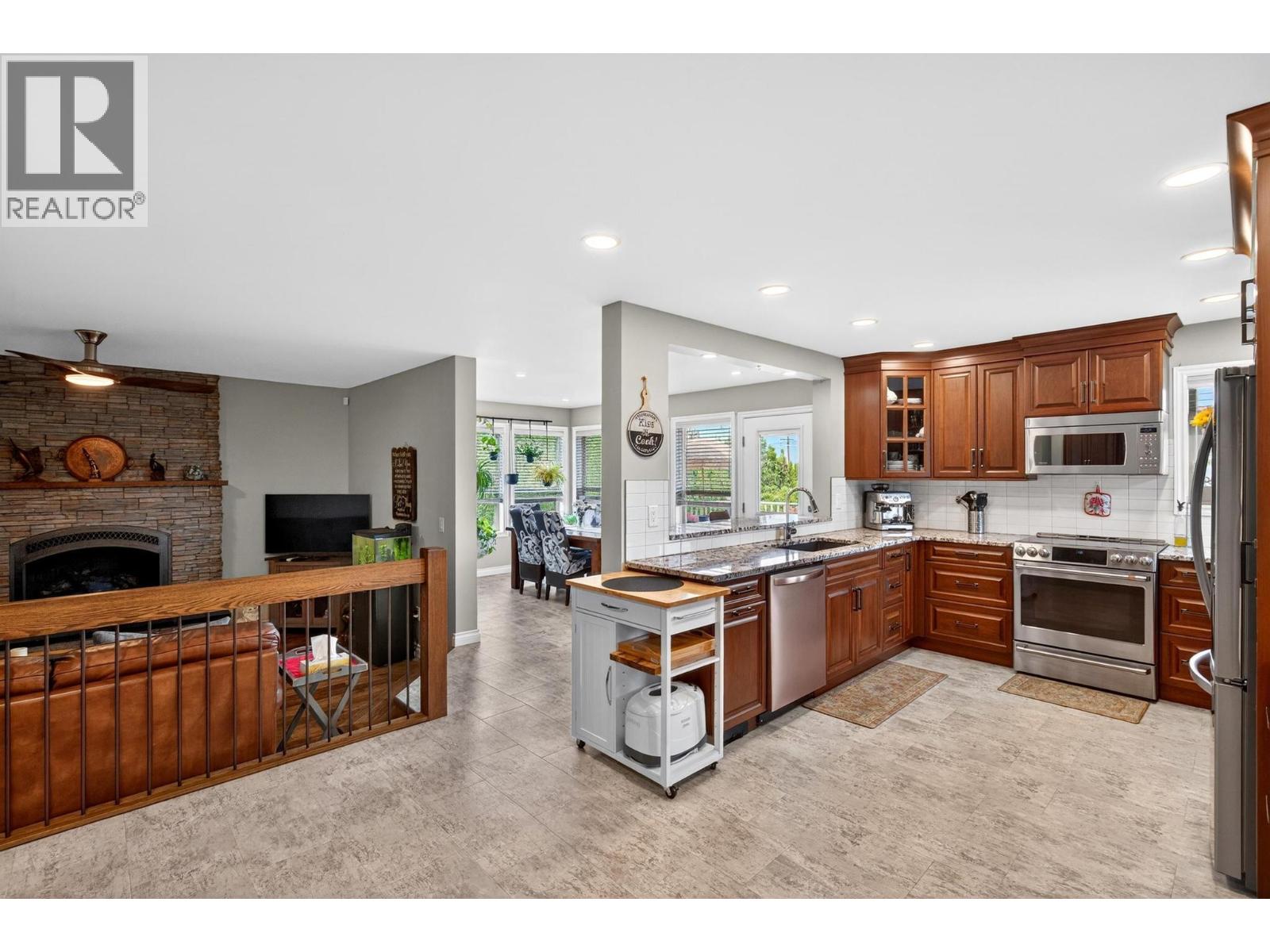 1544 Woodridge Road, Kelowna