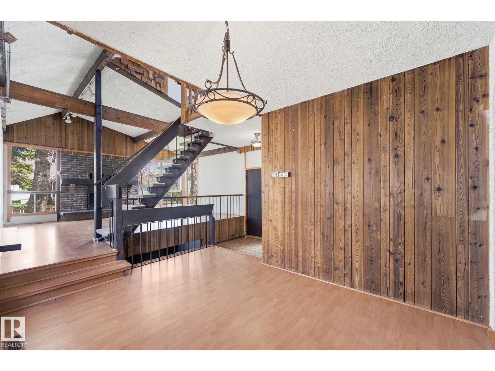 12216 60 ST NW, Edmonton