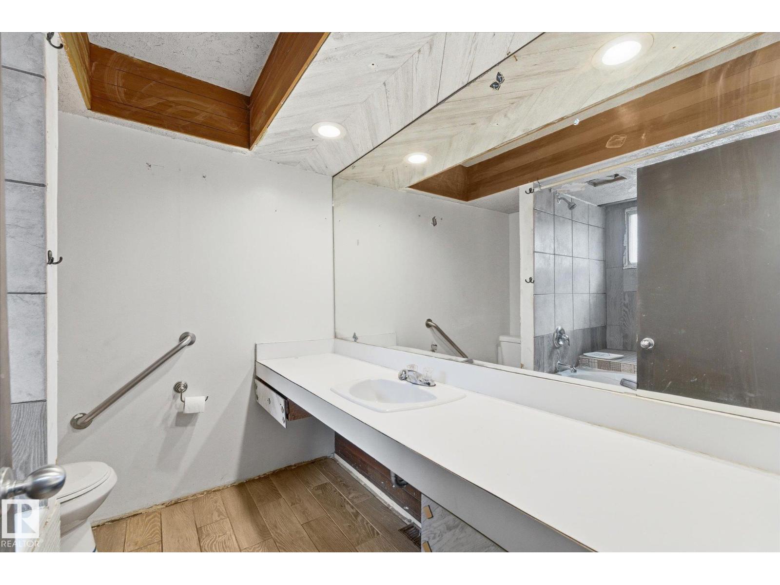 12216 60 ST NW, Edmonton
