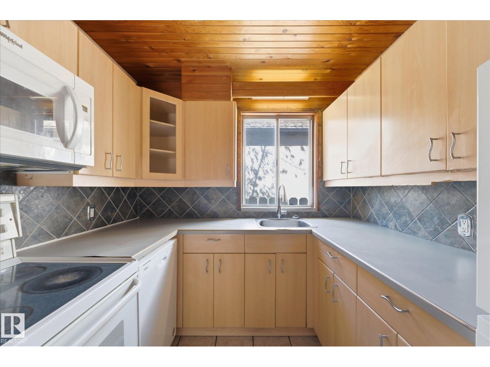 12216 60 ST NW, Edmonton