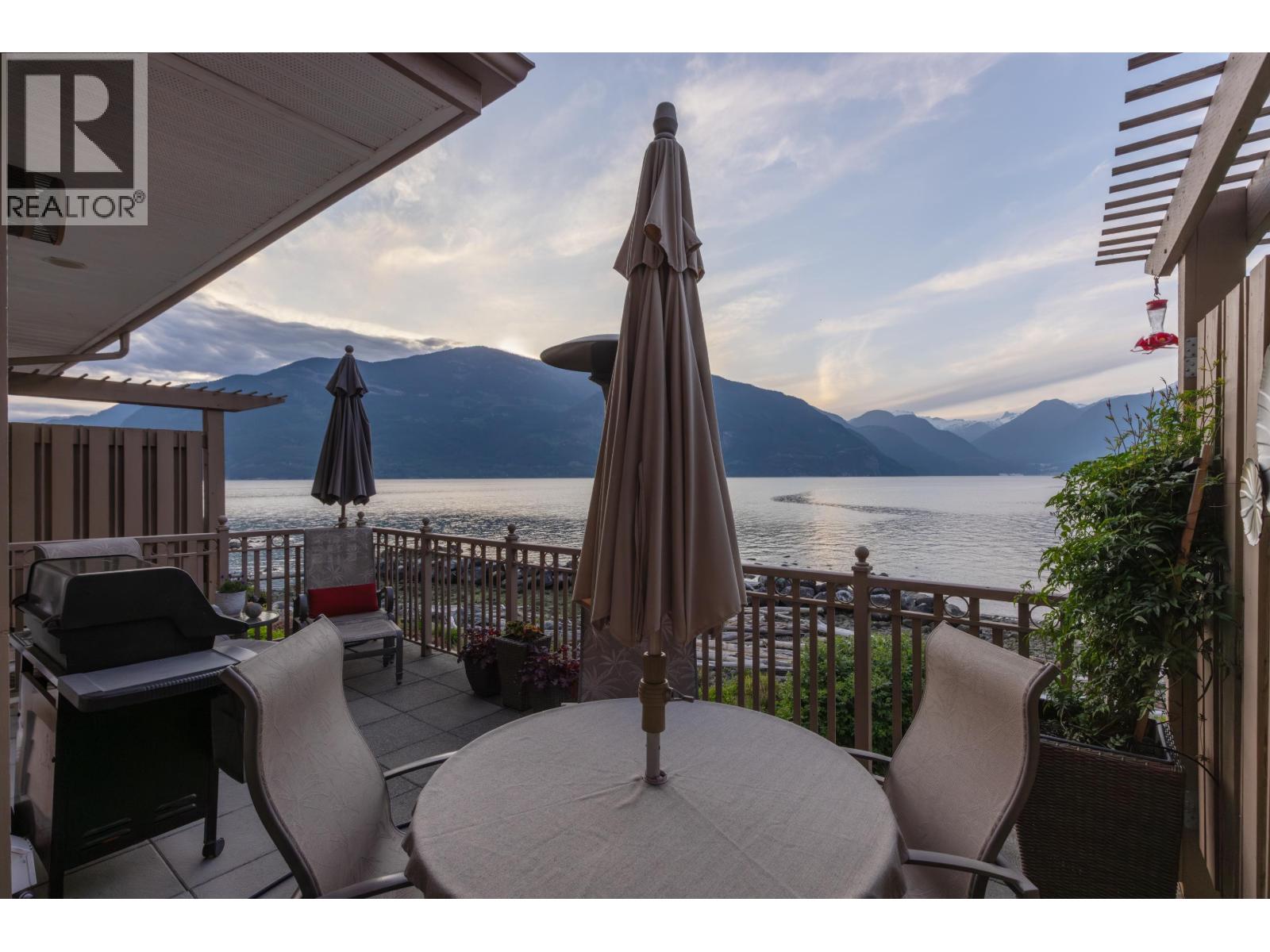 6 BEACH DRIVE, West Vancouver