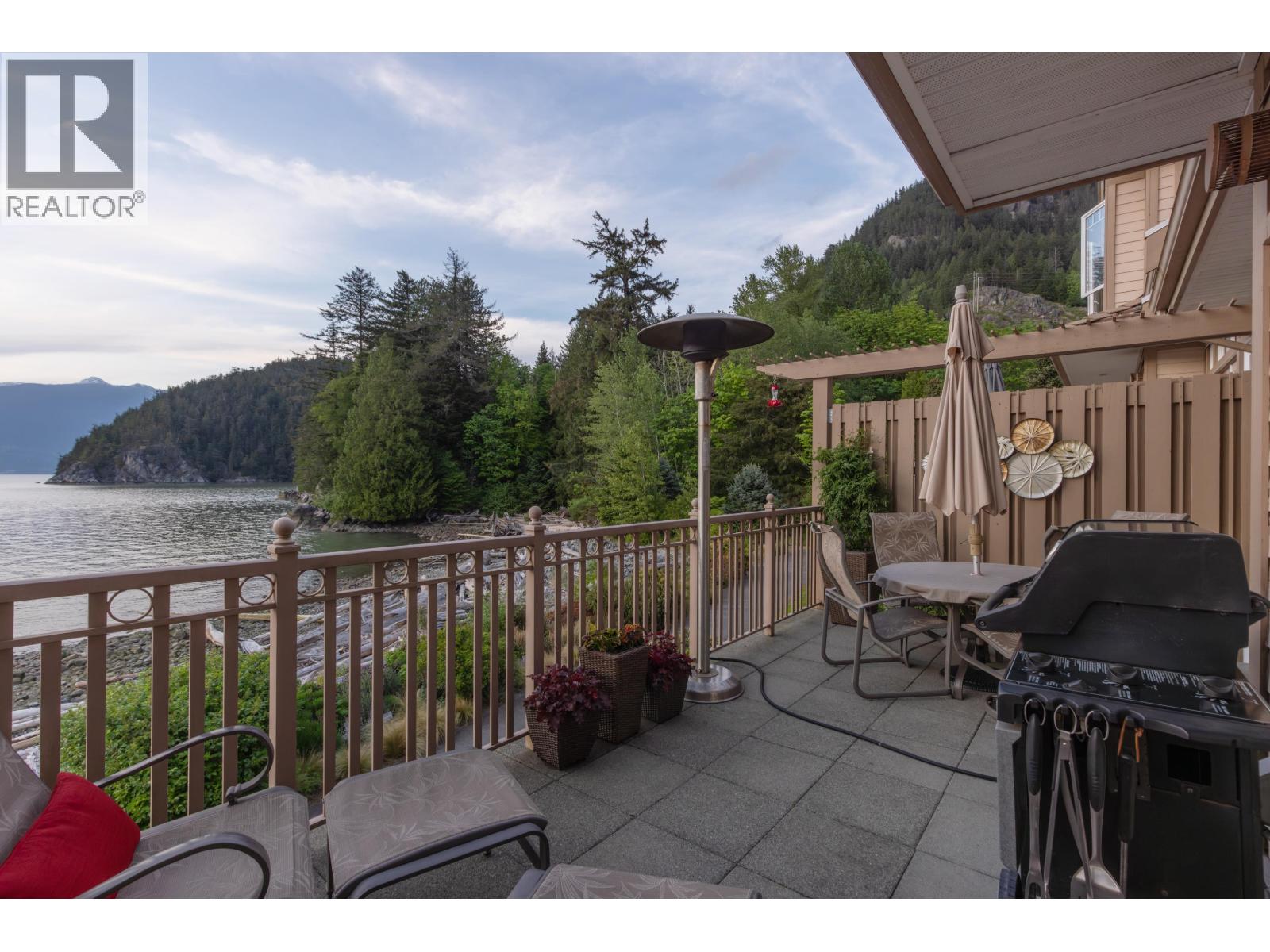 6 BEACH DRIVE, West Vancouver
