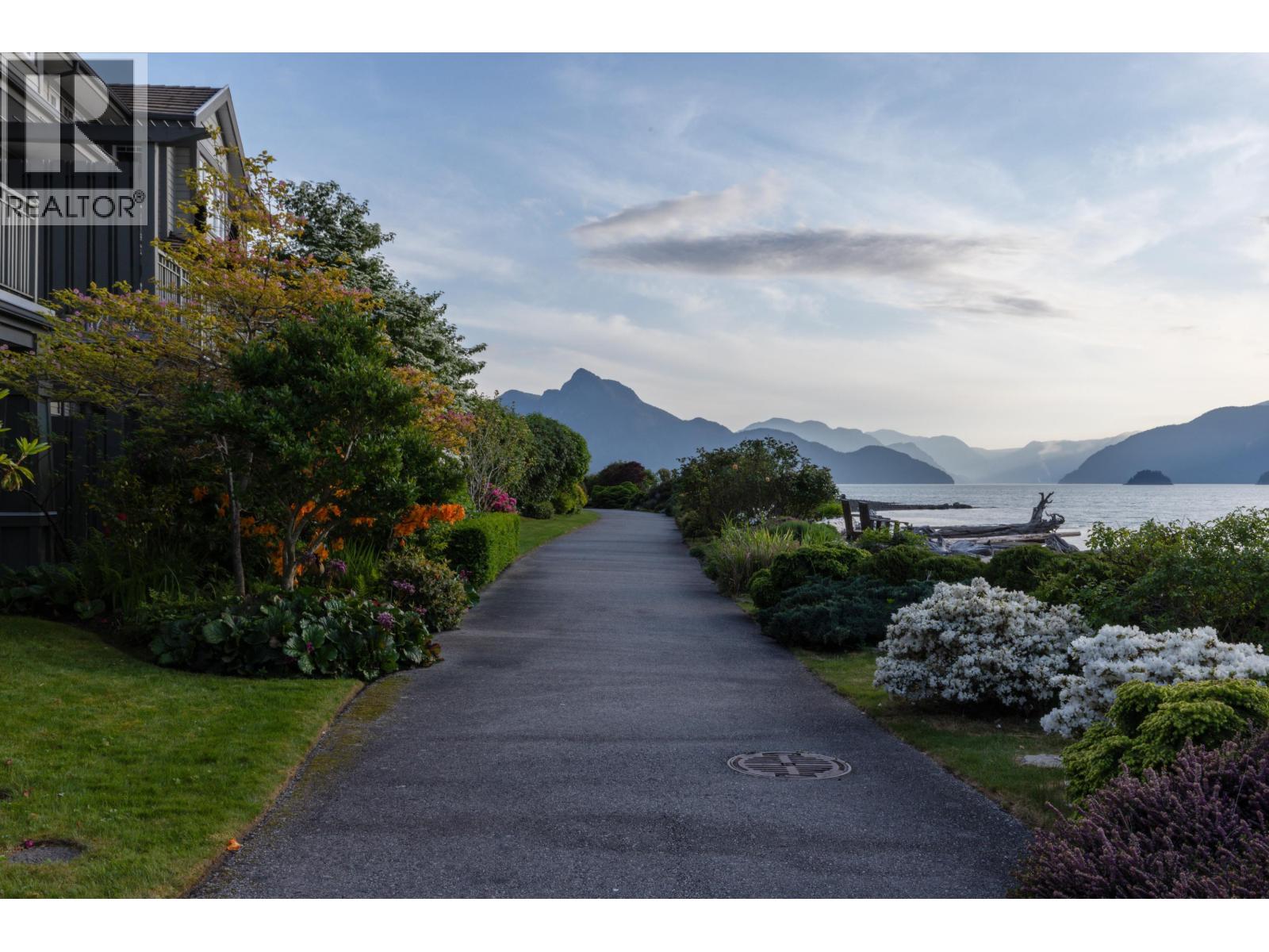 6 BEACH DRIVE, West Vancouver