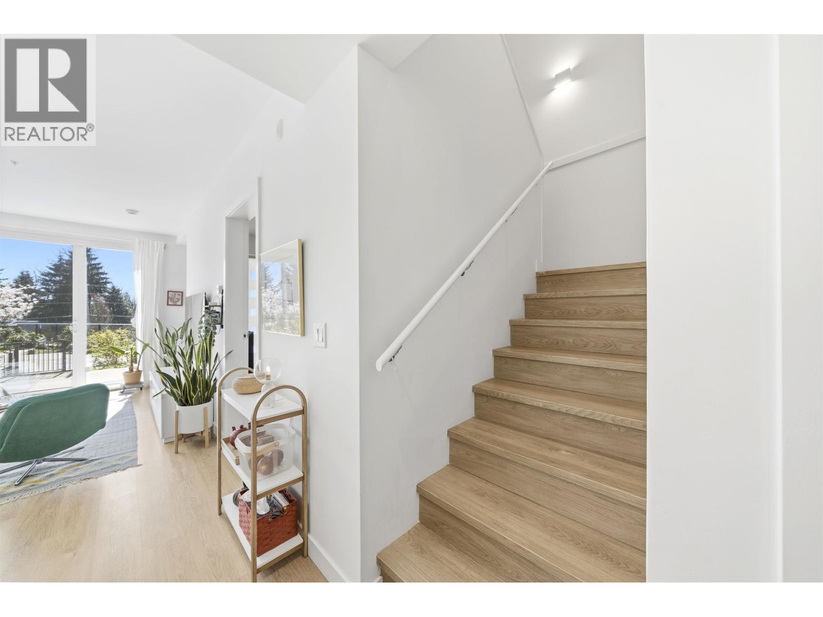 209 9888 UNIVERSITY CRESCENT, Burnaby