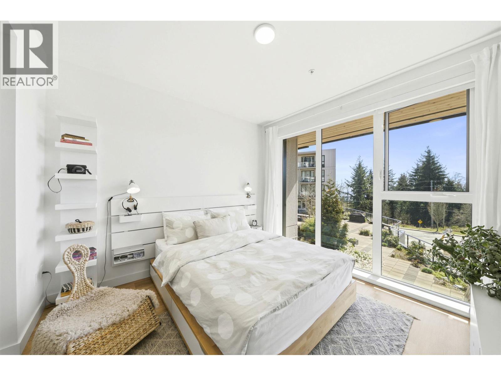 209 9888 UNIVERSITY CRESCENT, Burnaby