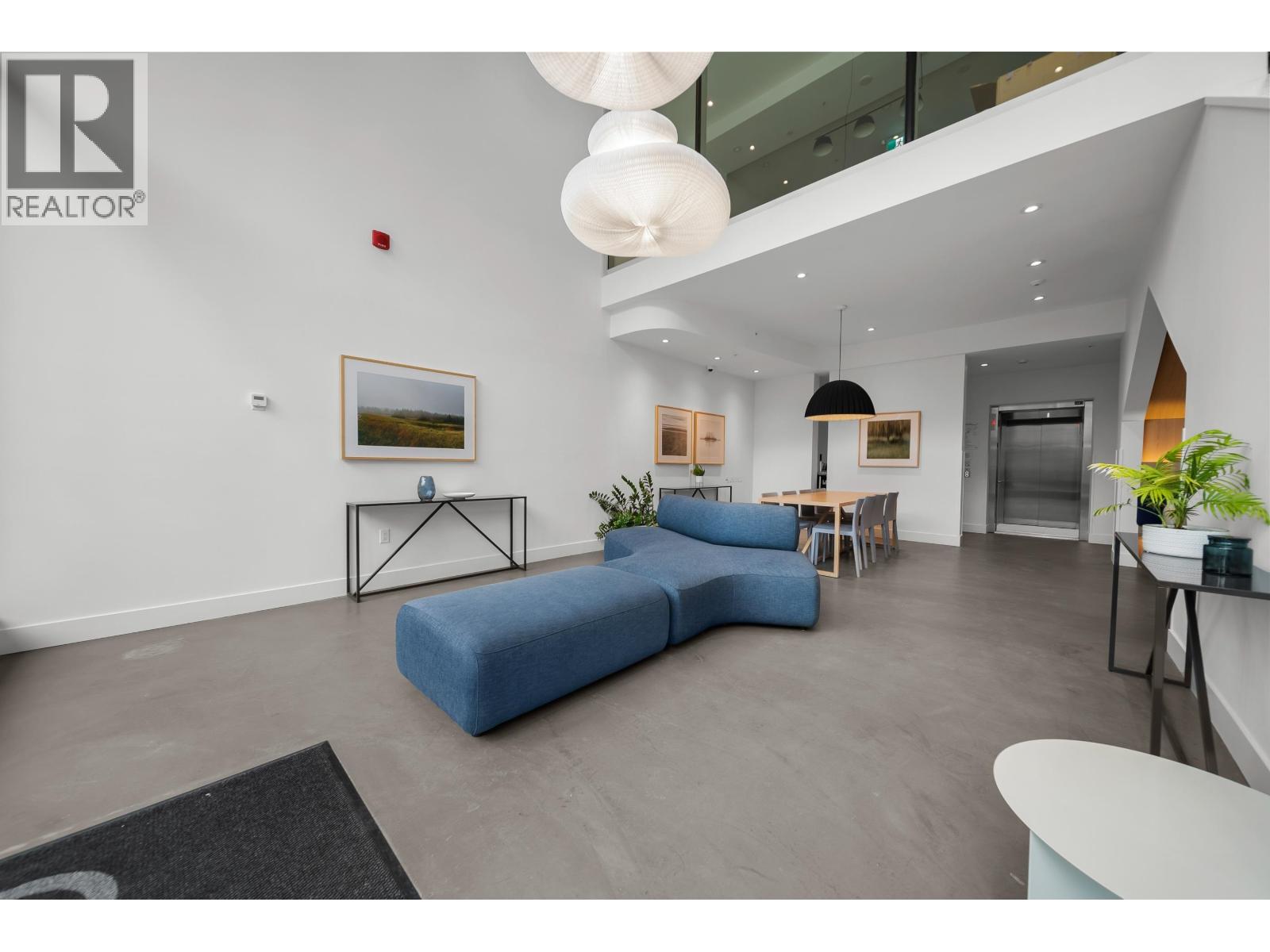 209 9888 UNIVERSITY CRESCENT, Burnaby