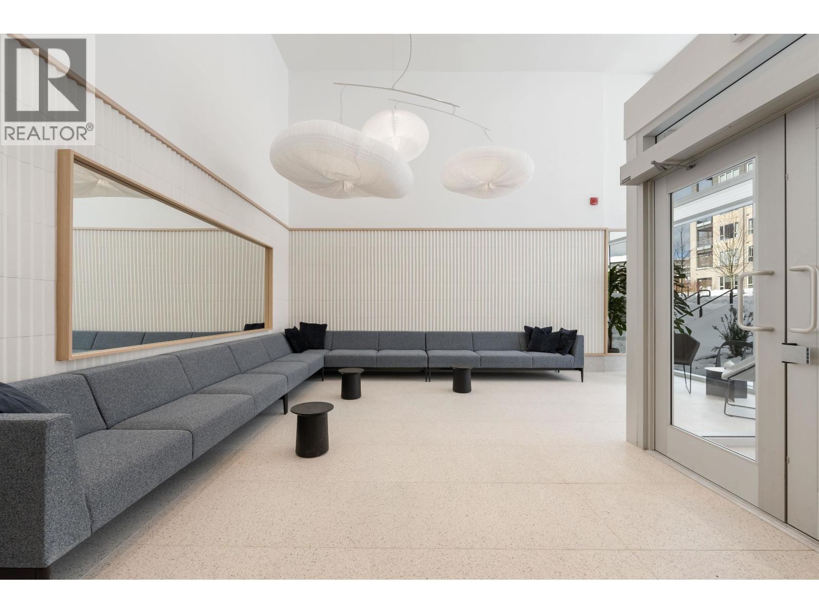 209 9888 UNIVERSITY CRESCENT, Burnaby