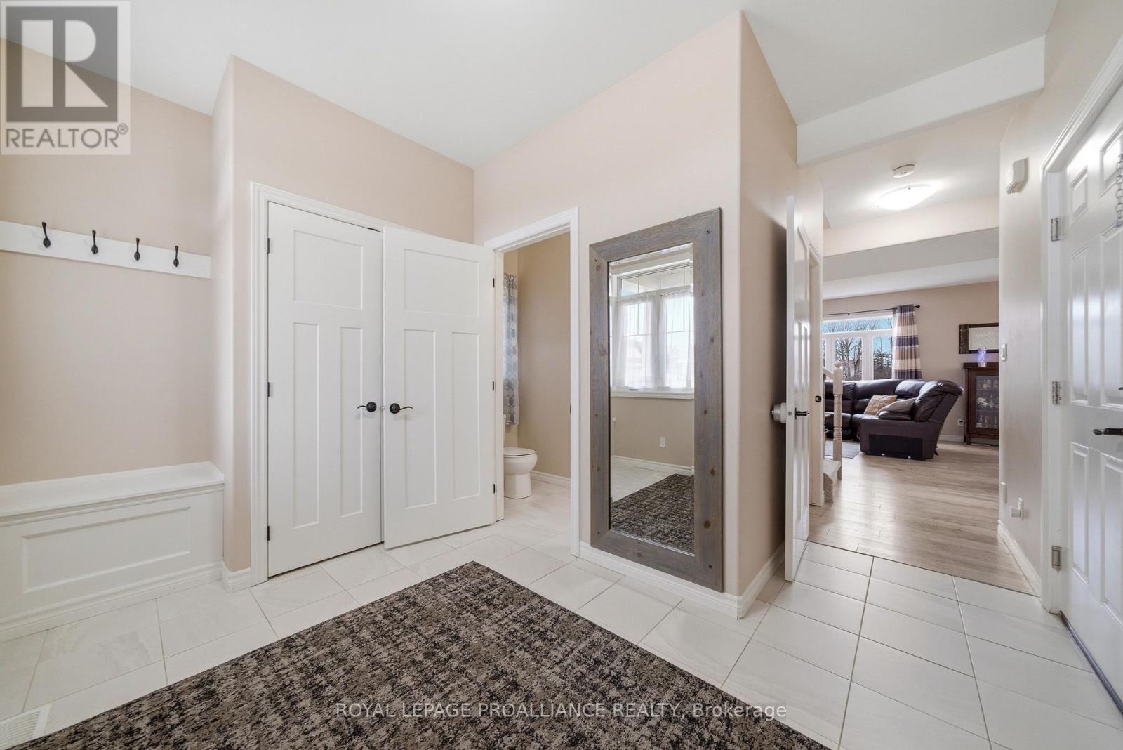 38 REDWOOD DRIVE - 4