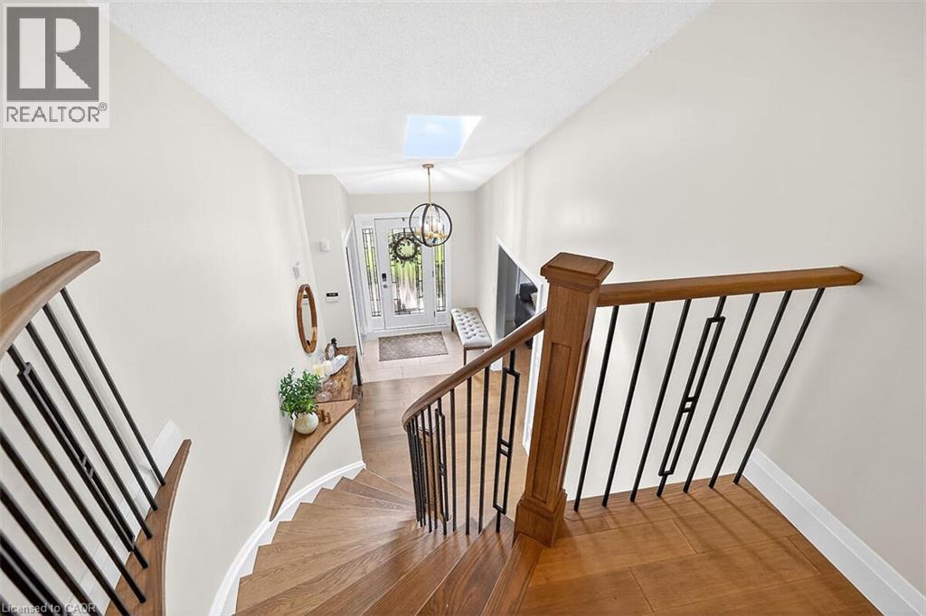 9 BEN TIRRAN Crescent, Stoney Creek, Ontario, L8G4V8 — Photo 6
