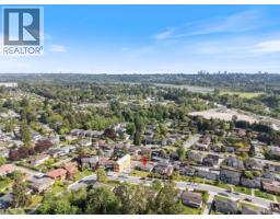 6890 Hycrest Drive, Burnaby, BC V5B2X2 Photo 10