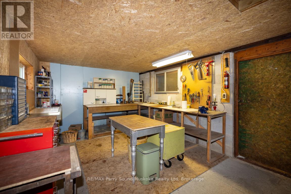 14 BURNEGIE LANE - 32