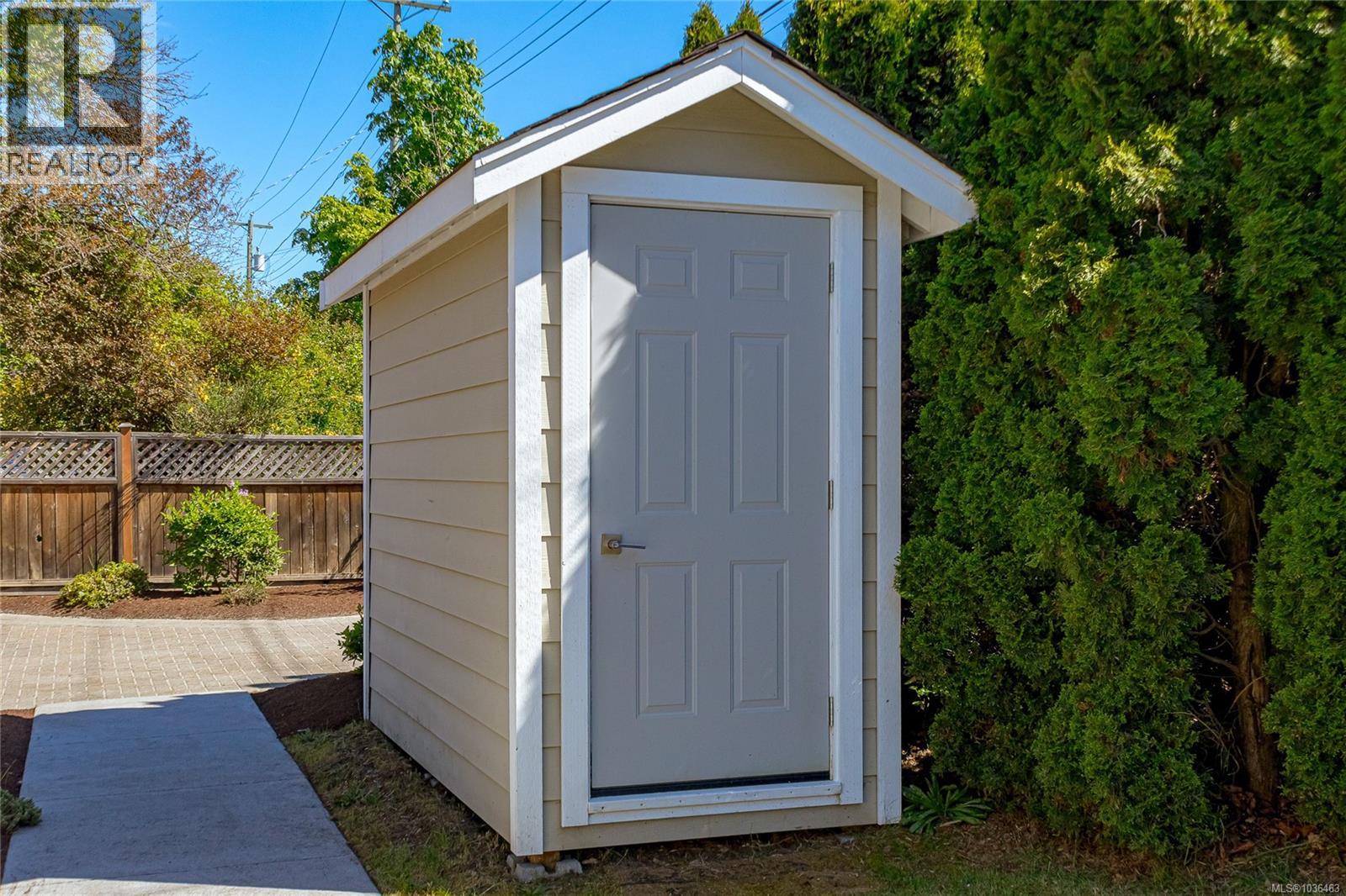 1602 Kenmore Rd - 31