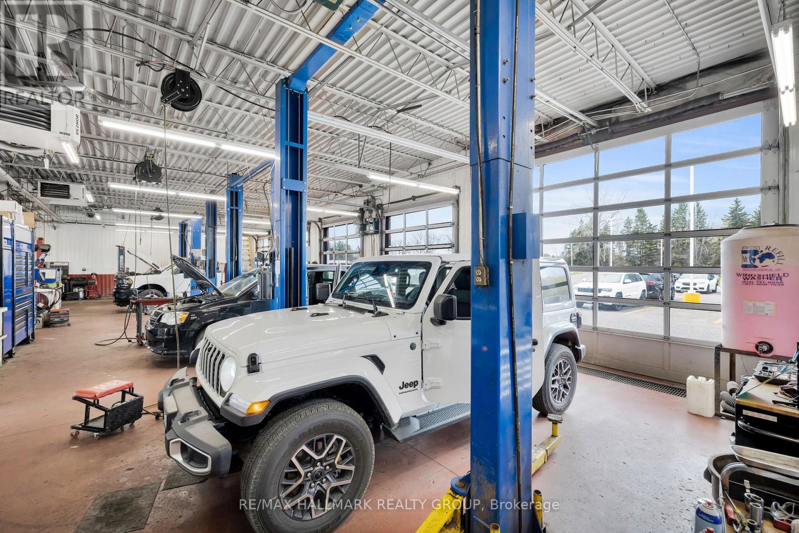 Business for Sale in Ottawa – 5791 PRINCE OF WALES DRIVE, Ottawa – MLS# X13123212 - Image 30