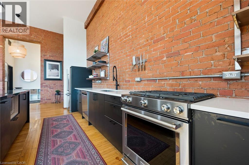#36 357 HUNTER Street W - 18