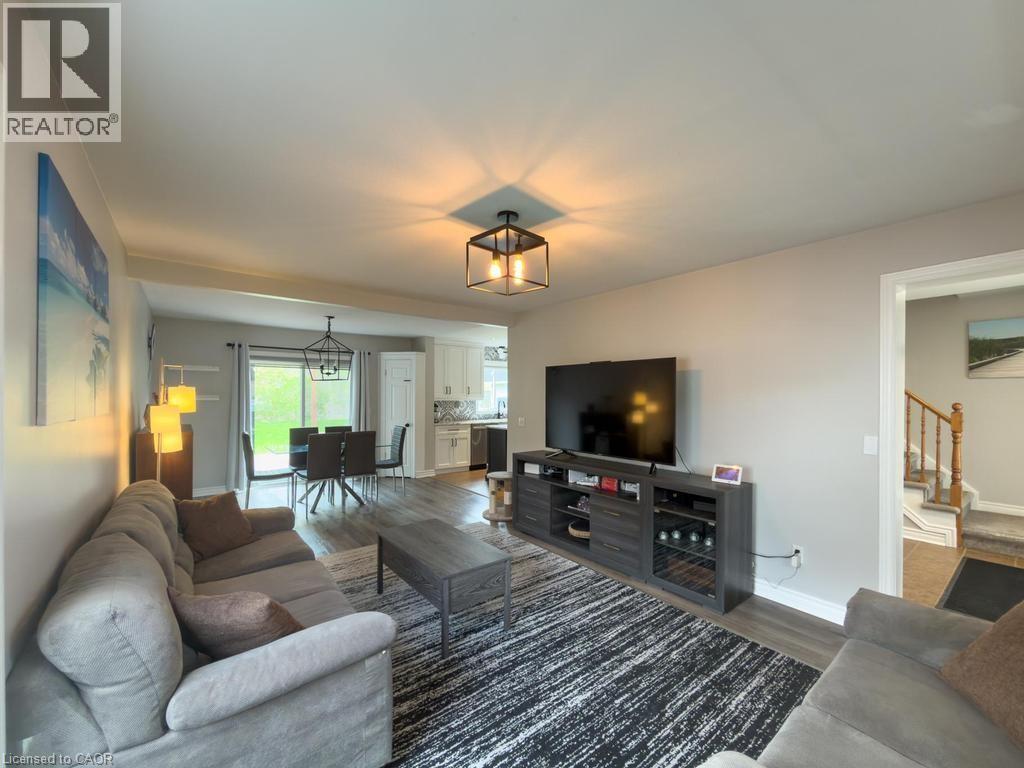 21 MAPLEWOOD Court - 16