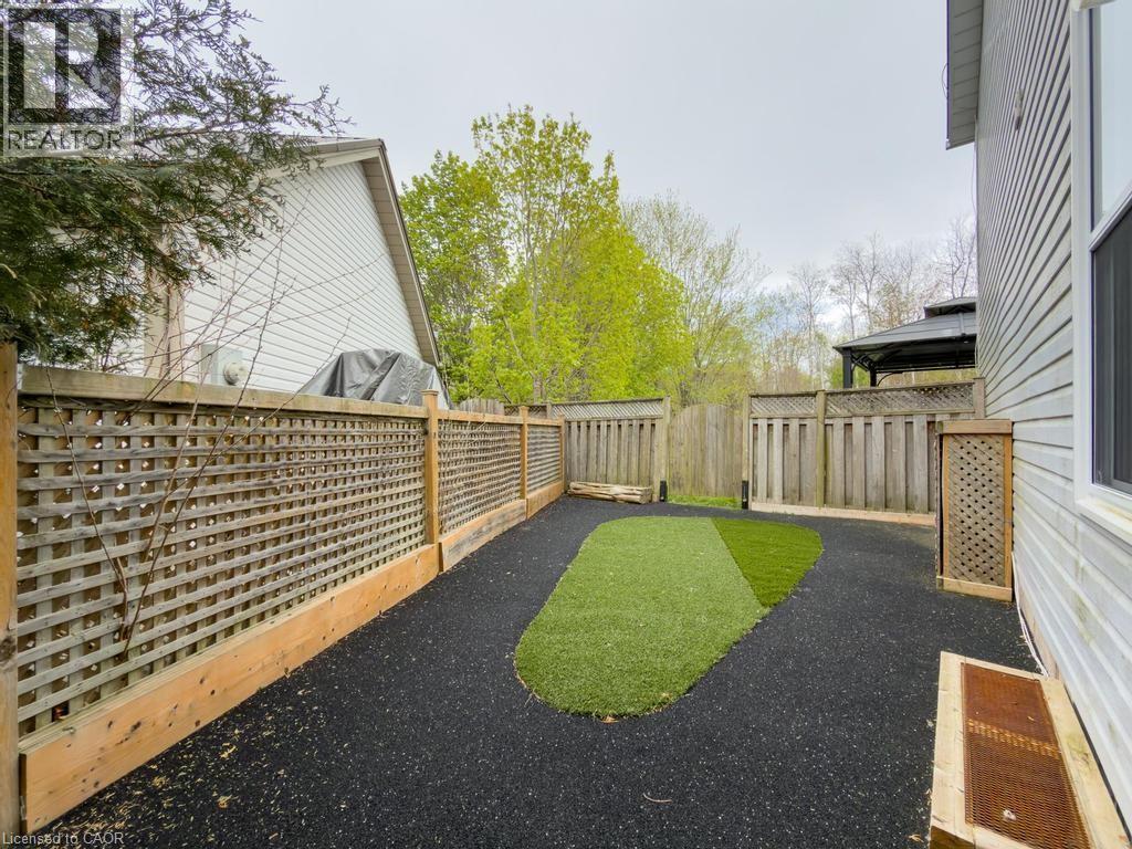 21 MAPLEWOOD Court - 42