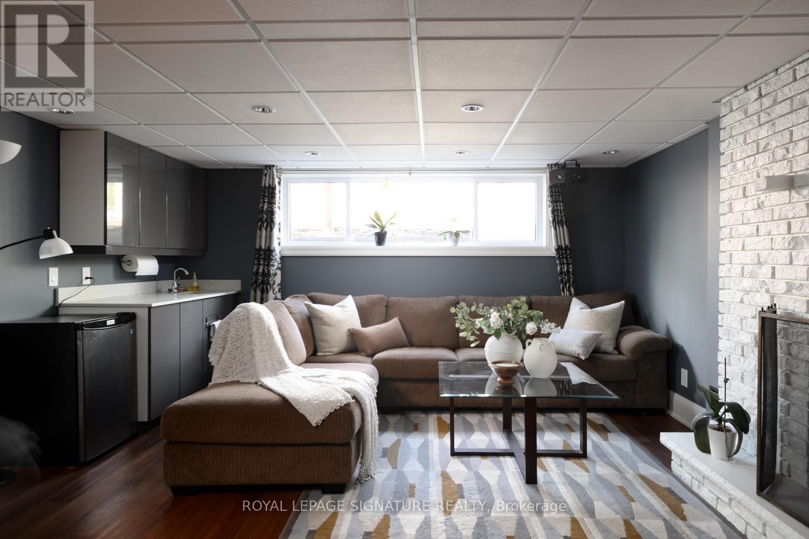 139 HOLCOLM ROAD - 42