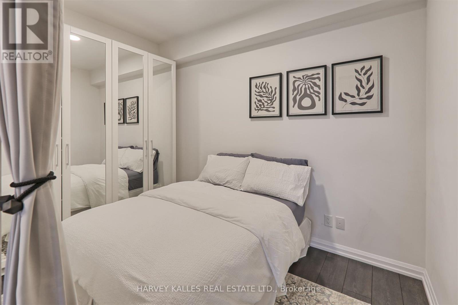 #412 4208 DUNDAS STREET W - 21