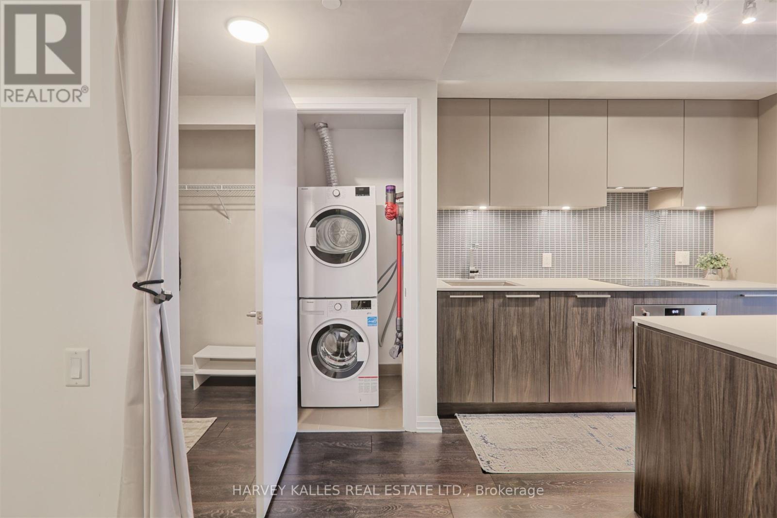 #412 4208 DUNDAS STREET W - 27