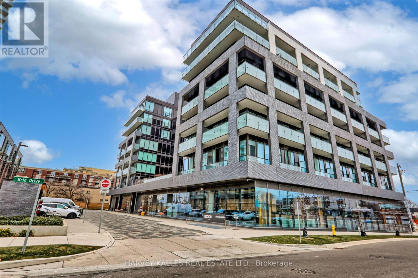 #412 4208 DUNDAS STREET W - 35