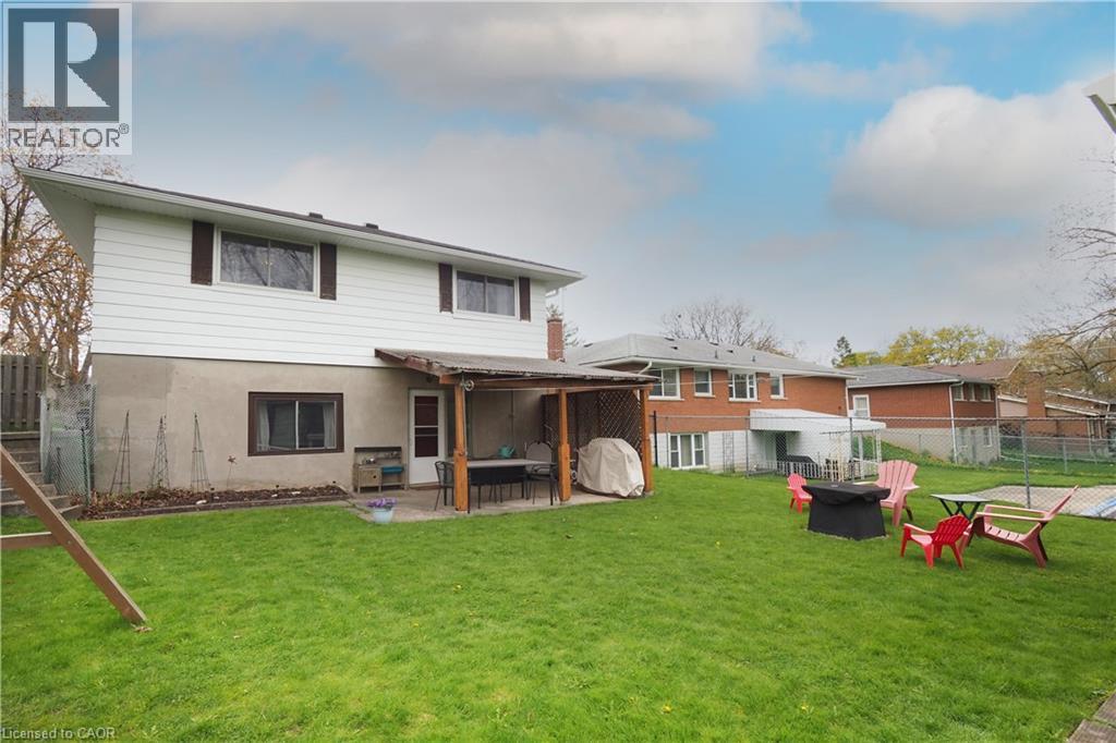 88 GILMOUR Crescent - 28