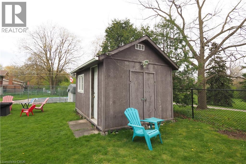 88 GILMOUR Crescent - 32