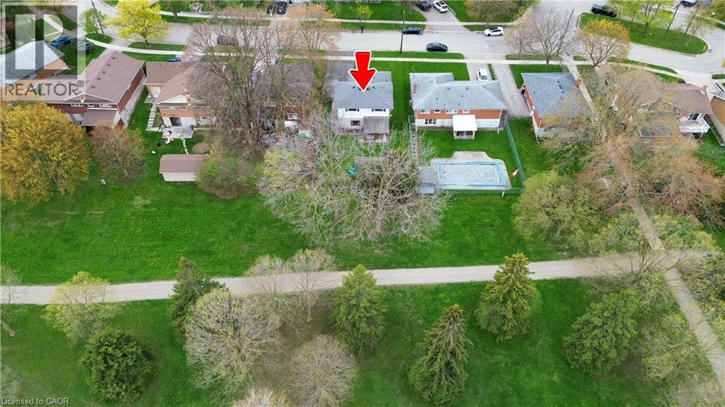 88 GILMOUR Crescent - 35