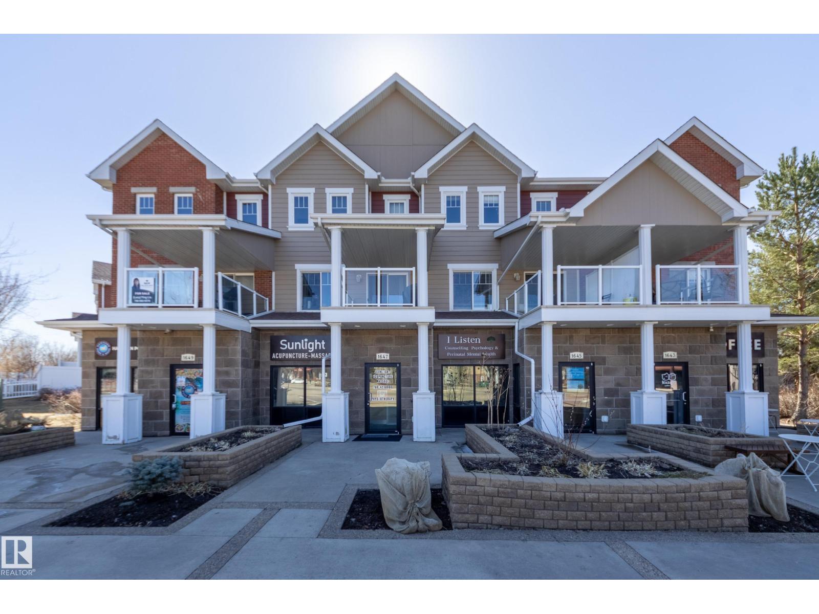 4908 TERWILLEGAR CM NW - 32