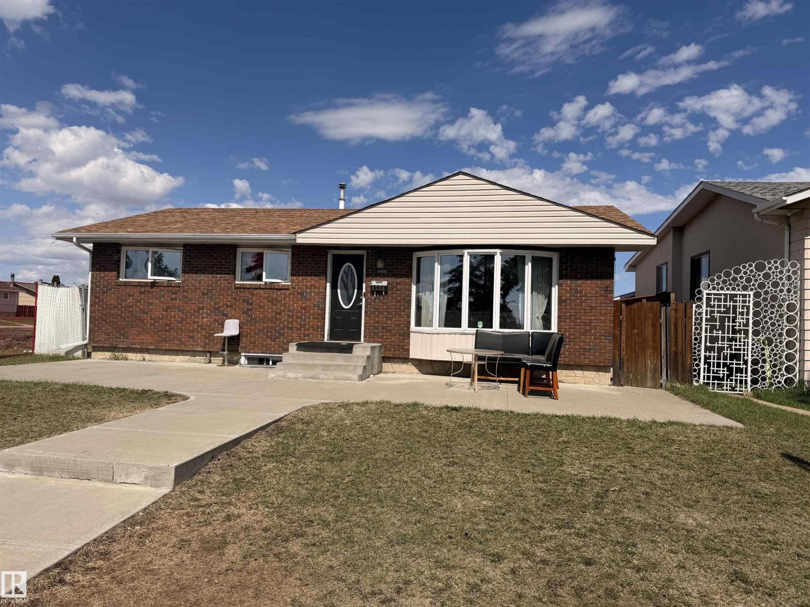 8620 137 AV NW - 1