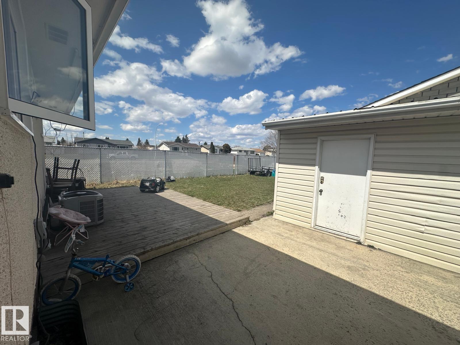 8620 137 AV NW - 21